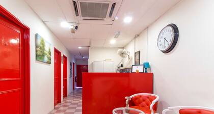 OYO 304 Zero Hour Hotel