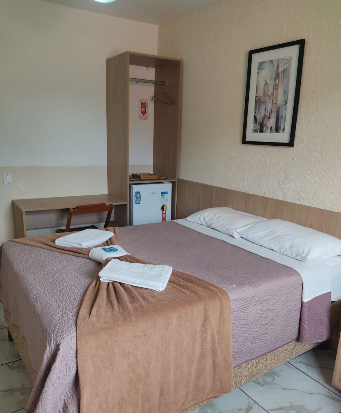 Minibar, iron/ironing board, free WiFi, bed sheets