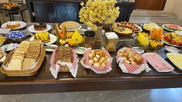 Ilmainen päivittäinen buffetaamiainen