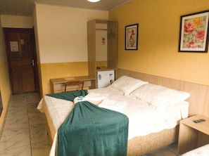 1 bedroom, minibar, iron/ironing board, free WiFi