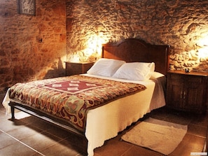 Quarto solteiro, 1 cama de solteiro | Escrivaninha, Wi-Fi de cortesia, roupa de cama