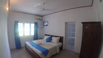 Vila Klasik, 3 kamar tidur, akses difabel, kolam renang pribadi | 3 kamar tidur, meja kerja, dan setrika/meja setrika