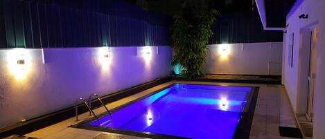 Kolam renang outdoor