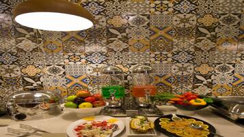 Dagelijks ontbijtbuffet (INR 200 per persoon)