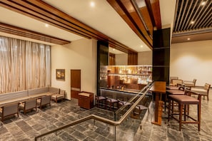 Rooftop bar, pool views - Country Inn & Suites by Radisson, Kota (Kota)