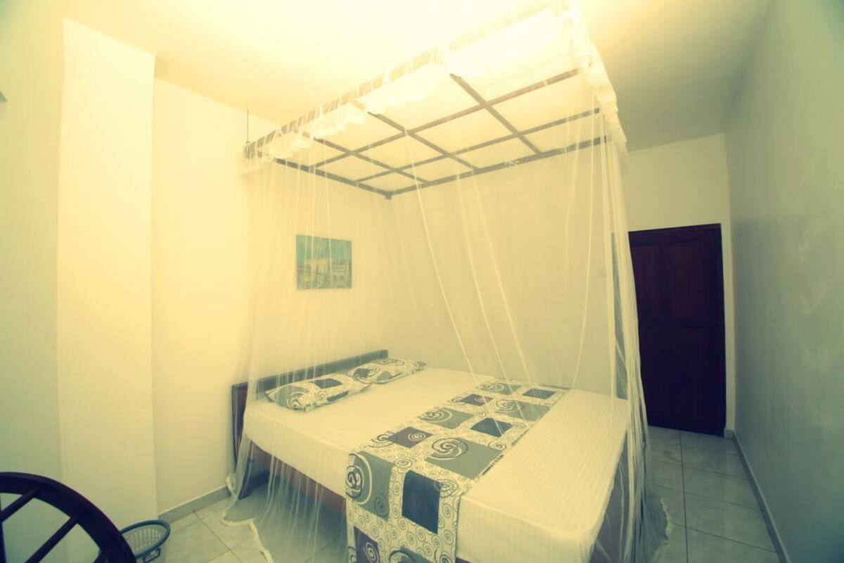 Desk, iron/ironing board, free WiFi, bed sheets
