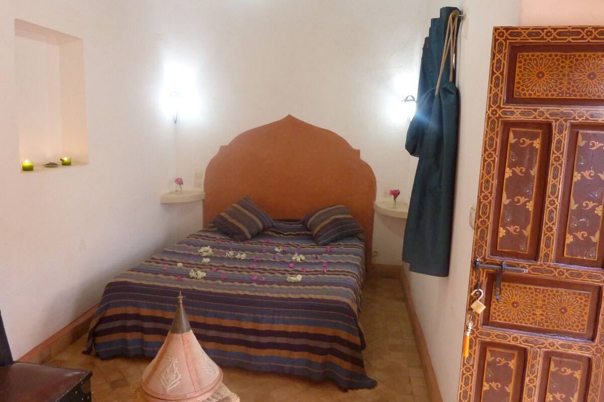 Double Room (La Saumon) | Premium bedding, blackout drapes, WiFi (free), individually decorated