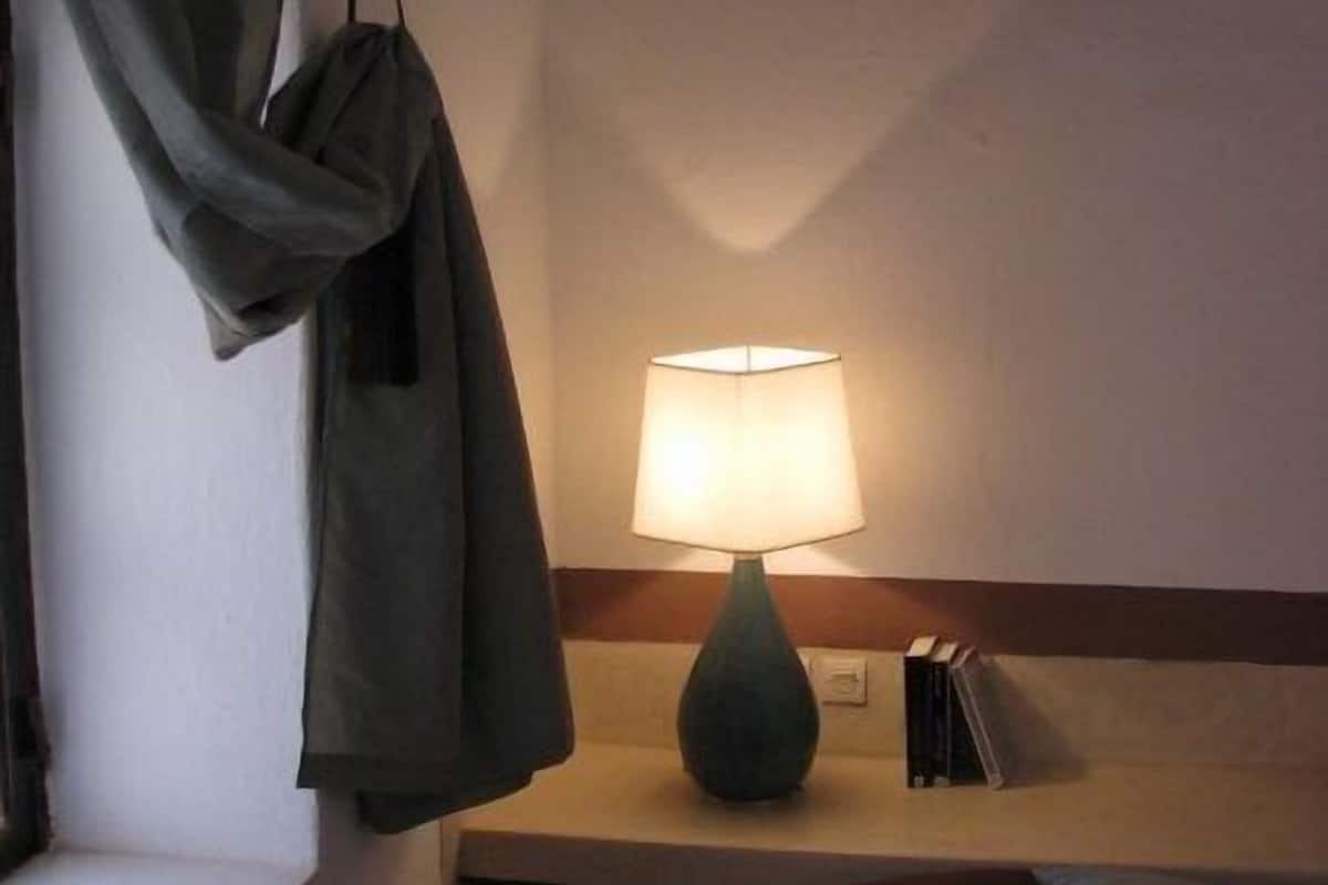 Oda (La Blanche) | Banyo | Duş, saç kurutma makinesi, havlu