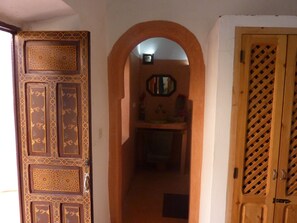 Doppelzimmer (La Saumon) | Badezimmer | Dusche, Haartrockner, Handtücher