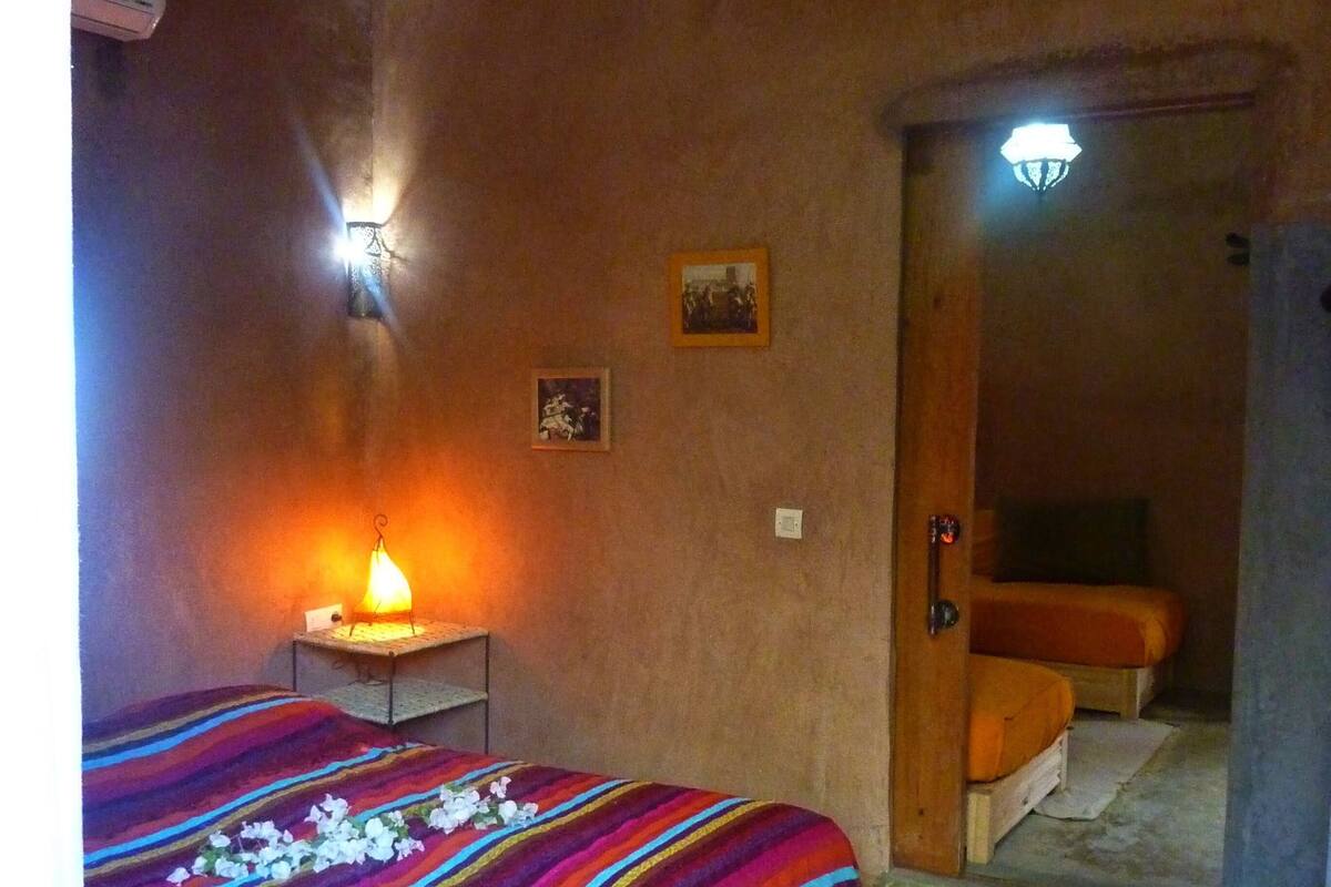 Quadruple Room (Taupe et Ficelle 1) | Premium bedding, blackout drapes, WiFi (free), individually decorated