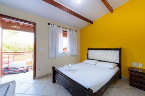 Minibar, bed sheets - Pousada Morada do Arquiteto - Prainha (Caraguatatuba)