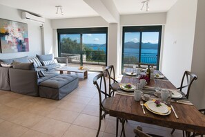 Villa Deluxe, 3 habitaciones | Servicio a la habitación