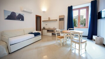 Camera quadrupla luxury | Minibaari, työpöytä, pimennysverhot, ilmainen Wi-Fi