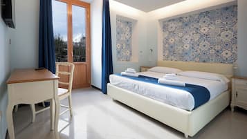 1 chambre, minibar, bureau, rideaux occultants