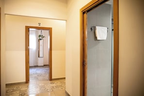 Basic double room with exterior bathroom, 1 double bed | Bathroom | Shower, free toiletries, towels