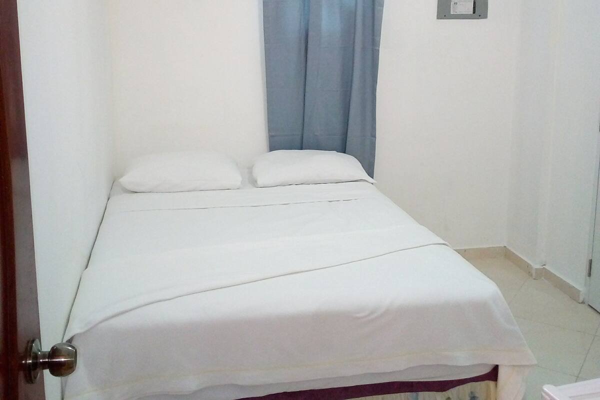Chambre Standard, 1 grand lit | Literie de qualité supérieure, bureau, chambres insonorisées