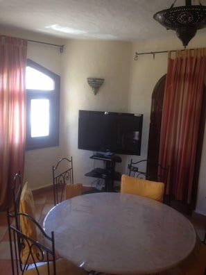 Apartment, 2 Bedrooms | In-room dining - Complexe Mouna Résidence Elachhab (M'diq)
