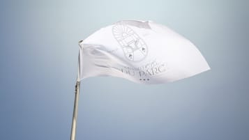 Una bandera con el texto