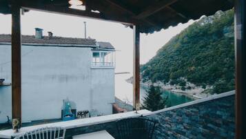 Deluxe Room | Terrace/patio