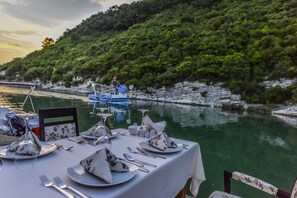 Frühstück, Mittagessen, Abendessen, türkische Küche, Speisen im Freien 