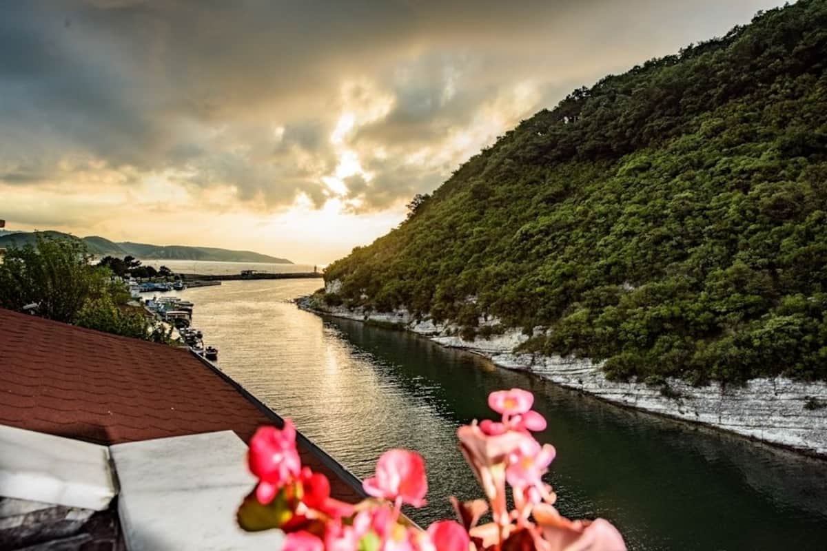 Double Room, Terrace, River View | Premium bedding, minibar, in-room safe, laptop workspace