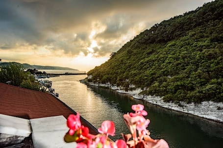 Double Room, Terrace, River View | Premium bedding, minibar, in-room safe, laptop workspace