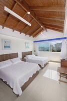 2 habitaciones, caja de seguridad en la habitación y escritorio