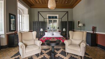 Eclipse Suite | Área de sala de estar | Televisión de pantalla plana