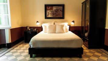 Cacao Yard | Een minibar, een kluis op de kamer, een bureau, wifi