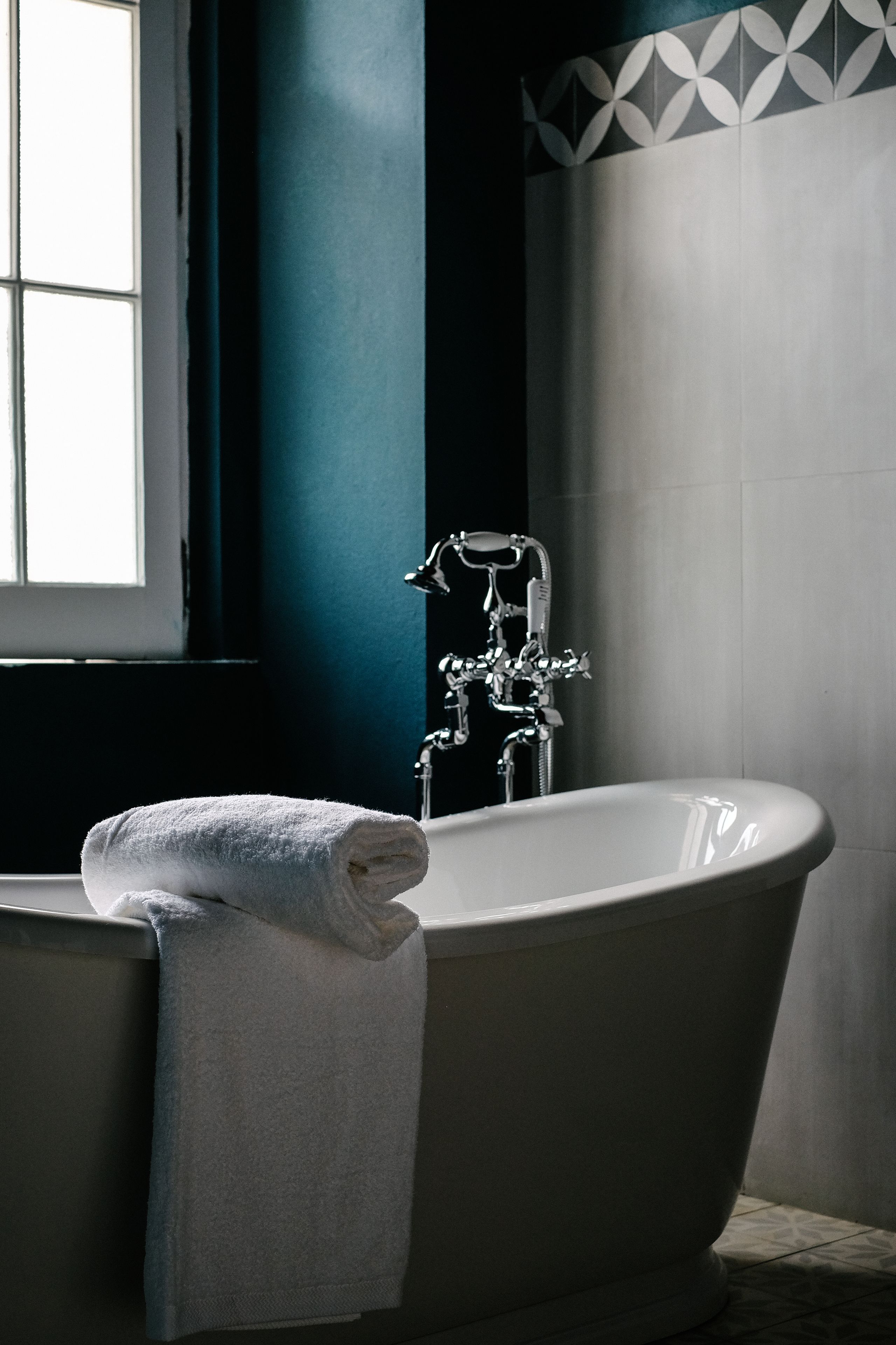 eclipse suite | deep-soaking bathtub