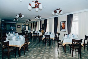 Breakfast, lunch, dinner served; local cuisine  - BEK Samarkand Hotel (Samarkand)