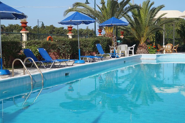 Alberca al aire libre por temporada 