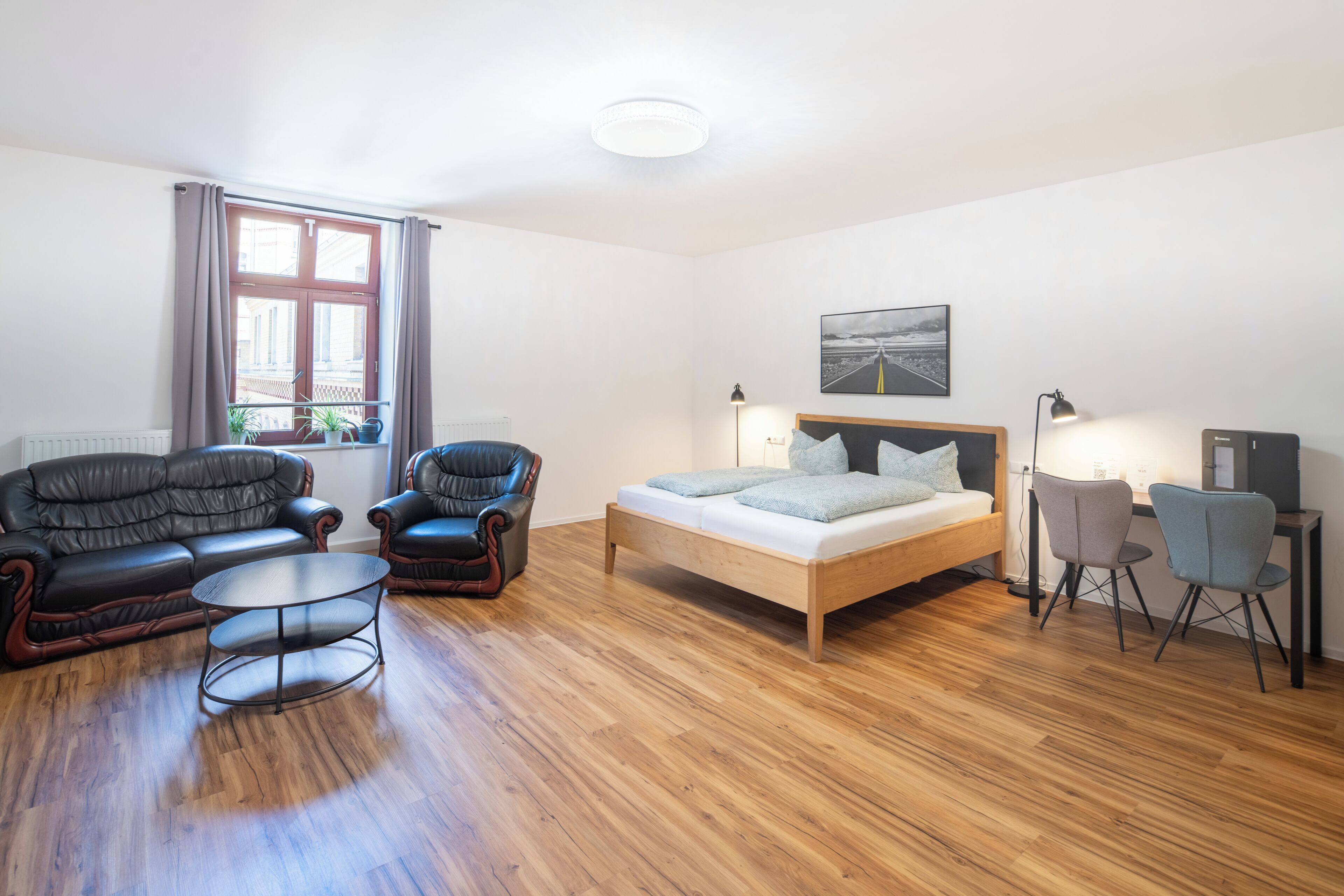 Comfort-Doppelzimmer | Individuell dekoriert, individuell eingerichtet, Schreibtisch