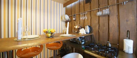 Departamento (Pushkina 237 ) | Cocina privada | Refrigerador, microondas, parrilla de estufa y cafetera y tetera