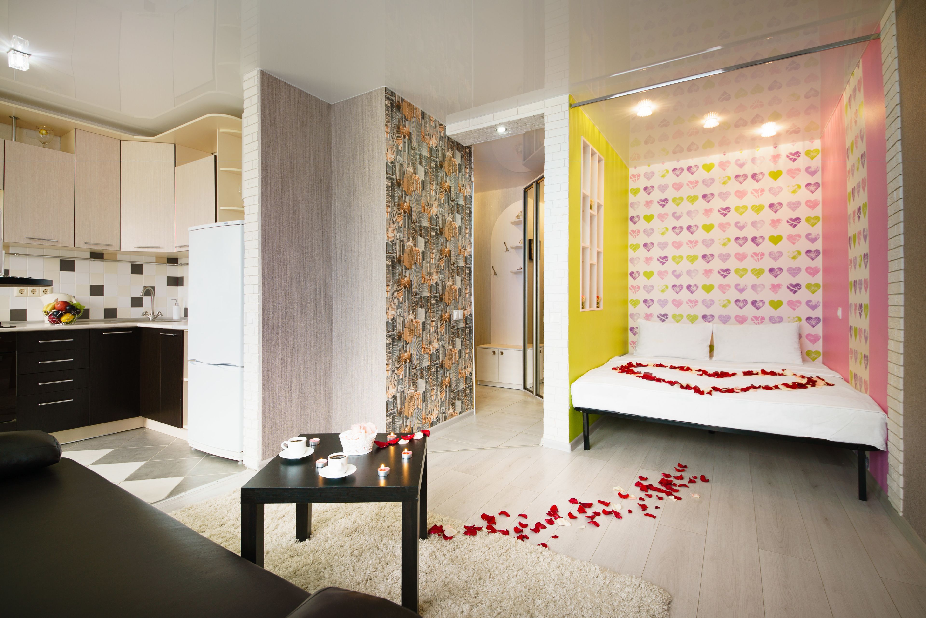 Premium bedding, iron/ironing board, free WiFi, bed sheets
