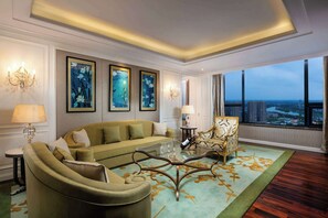 Premium bedding, down comforters, in-room safe, desk