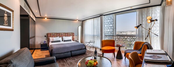 Suite, 1 King Bed, Non Smoking