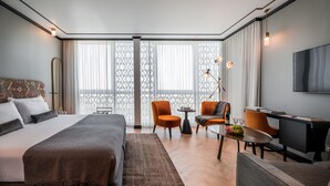 Suite, 1 kingsize-seng, ikke-røyk | Safe på rommet, blendingsgardiner, lydisolert og wi-fi (inkludert)