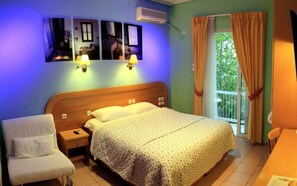 Literie de qualité supérieure, matelas mémoire de forme, minibar