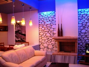 26 インチの薄型テレビ (デジタル放送視聴可)、テレビ