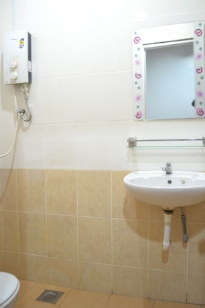 Desk - OYO 89715 CK Hotel (Lumut)