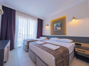 Room - Side Sunset Hotel (Side)