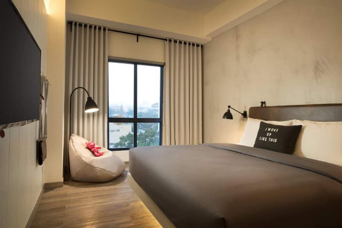 1 bedroom, pillowtop beds, in-room safe, desk