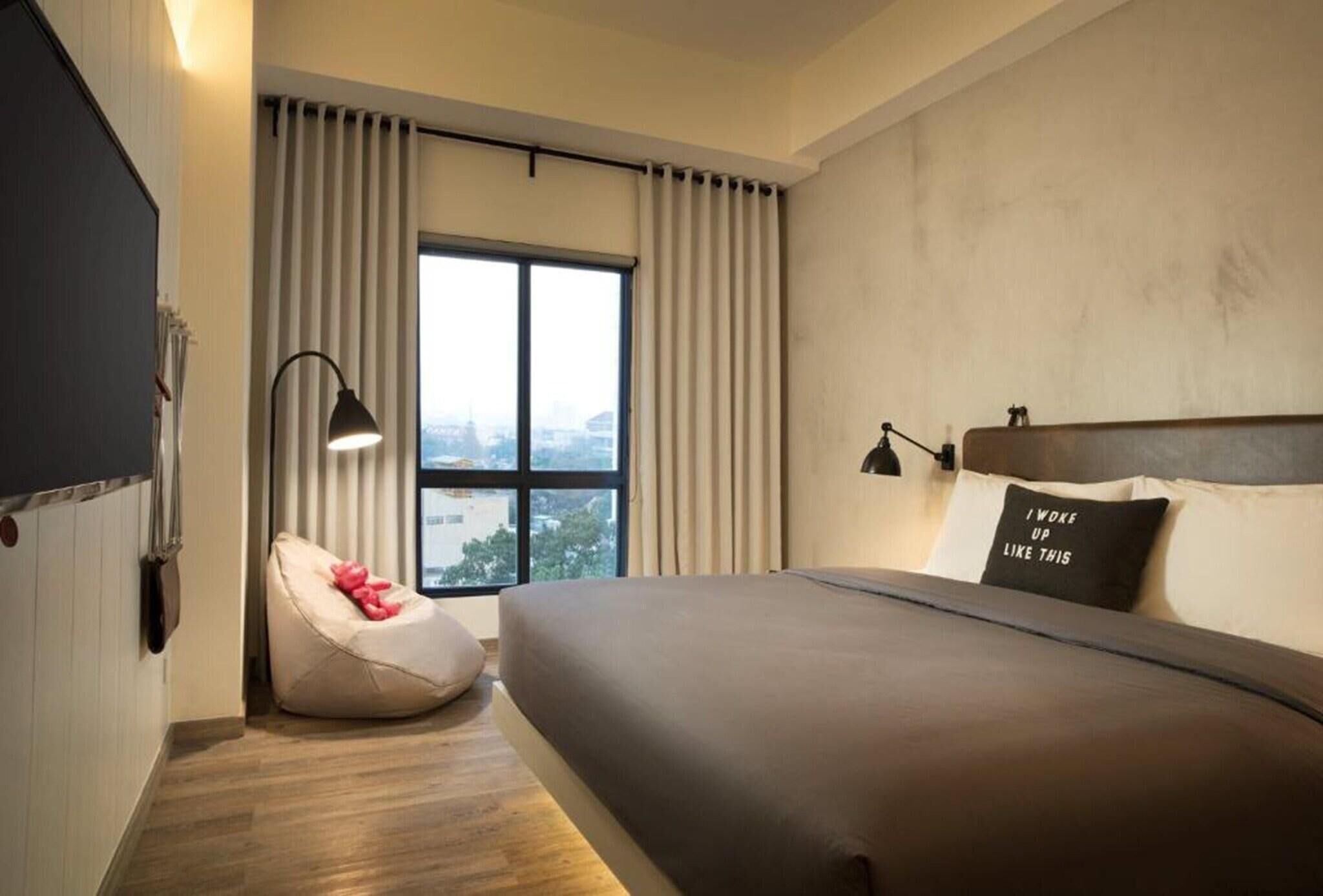 Pillow-top beds, in-room safe, desk, free WiFi