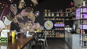 Se ofrece un desayuno a la carta (75000 IDR por persona)