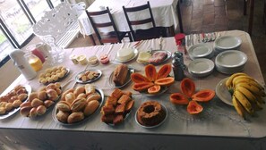 Free daily buffet breakfast