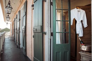 Esplanade Two Bedroom Suite | Balcony - Royal Frenchmen Hotel and Bar (New Orleans)