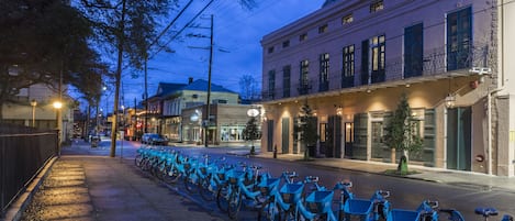 Façade de l’hébergement - soirée/nuit