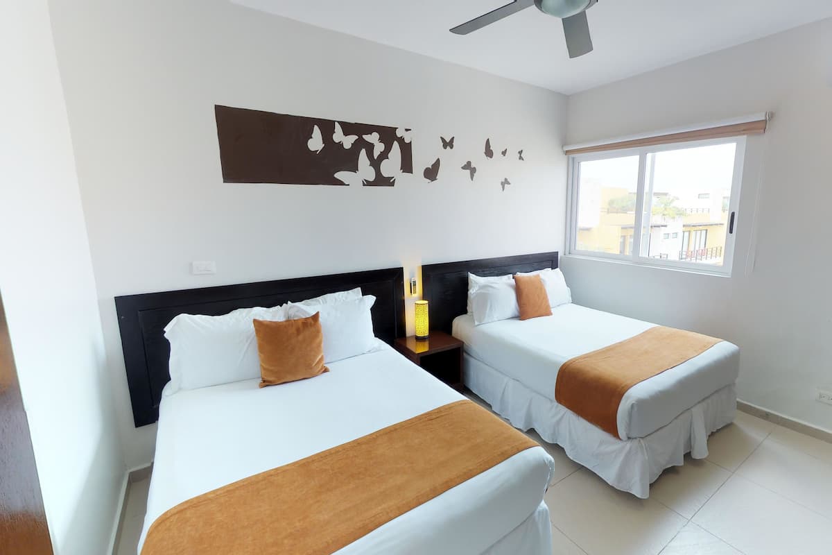 3 bedrooms, in-room safe, desk, laptop workspace