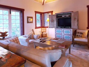 Lobby sitting area - Caviúna Pouso Rural (Tiradentes)